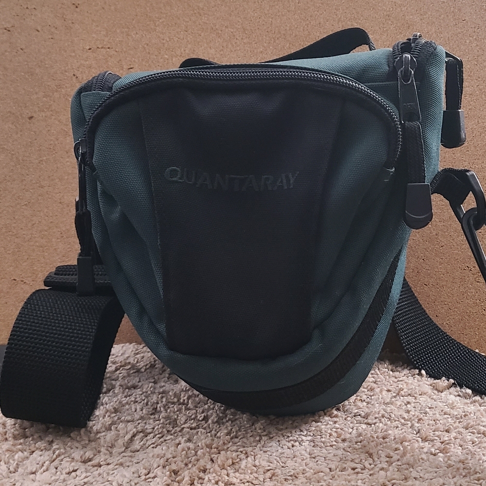 Quantaray Black and Green Men's Camera Bag